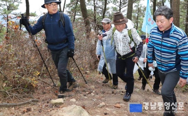 11월24일 엄홍길대장과 함께하는 제8회 거류산등산축제 (7).JPG